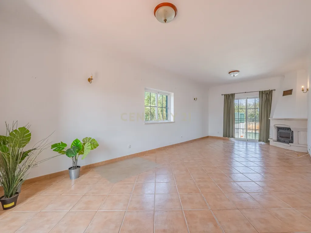 Moradia T3 com Jardim e Garagem em Sagres — Viva o Algarve ao Ritmo do Mar - Image 9