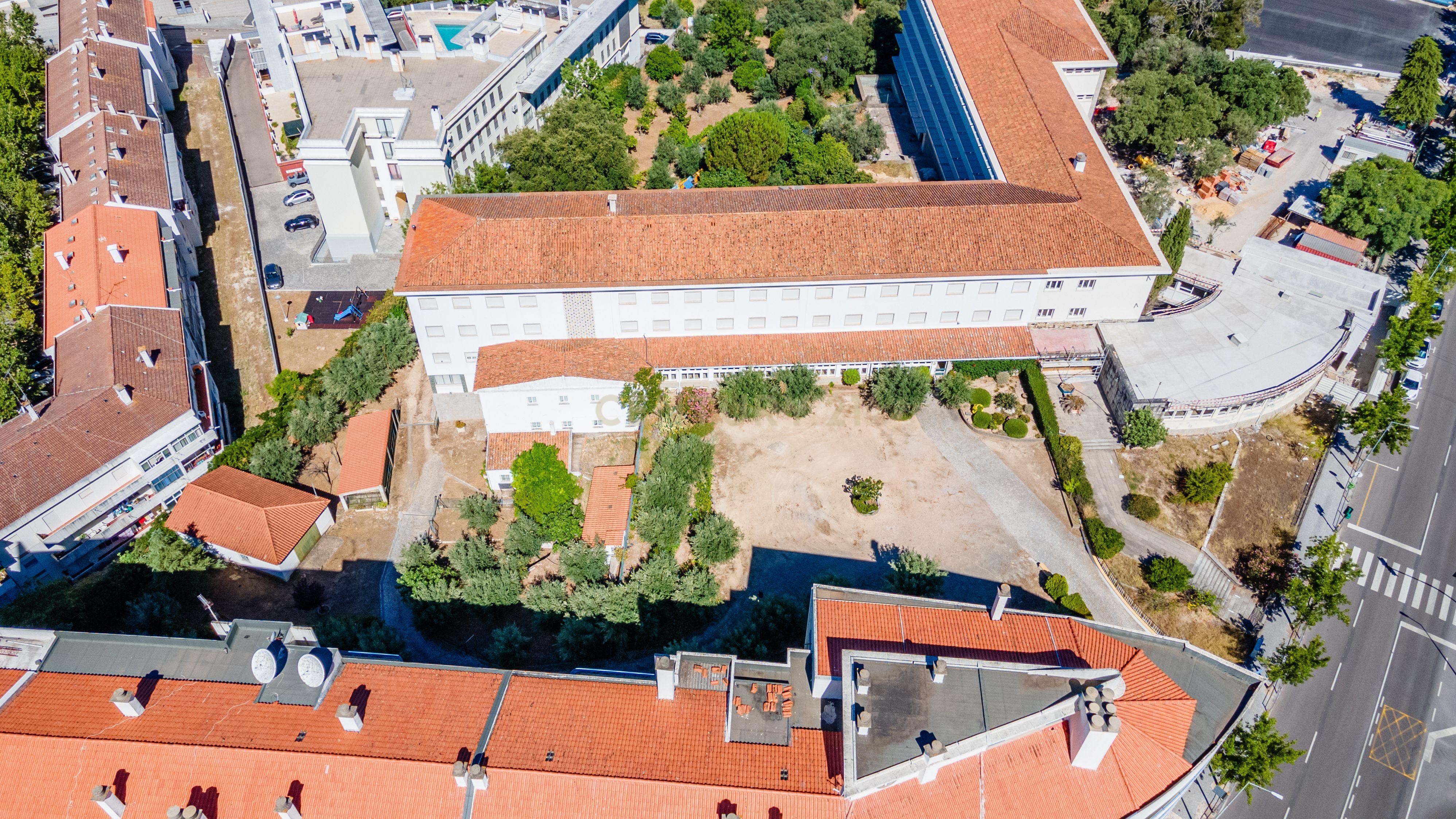 Prédio no Centro de Portalegre para investimento - Image 54