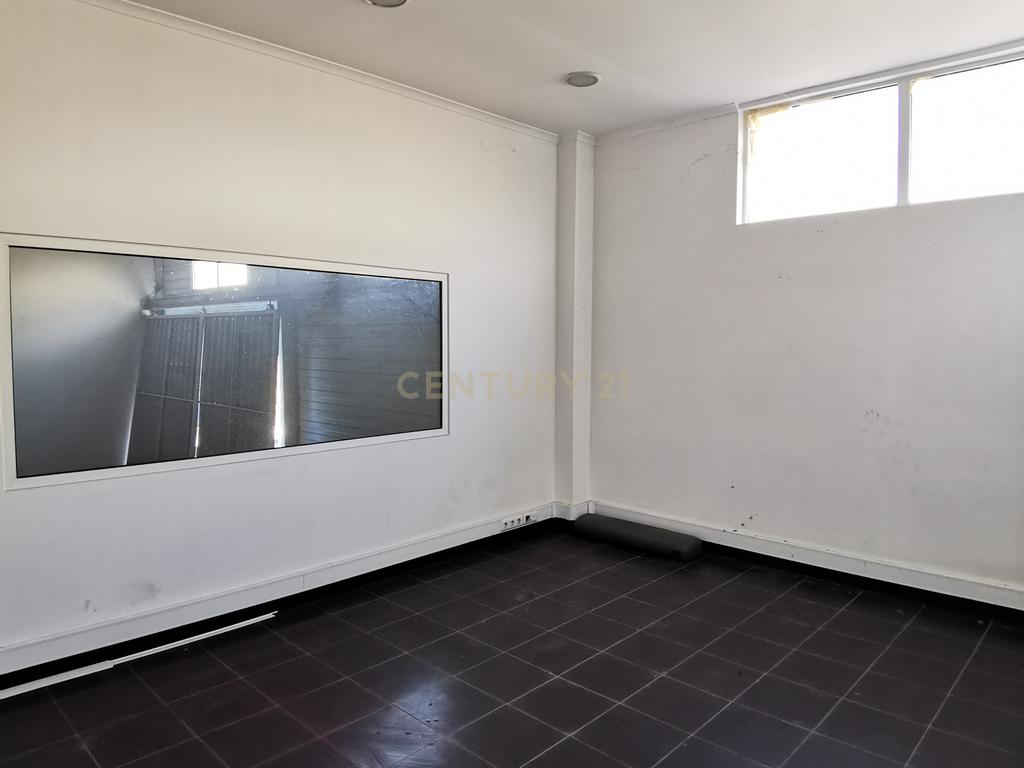 Armazém para venda no Carregado, com rendimento - Image 13