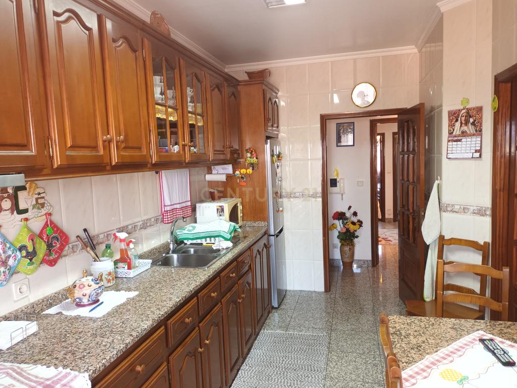 Vende-se apartamento T3 Duplex, zona das Antas, Porto - Image 11