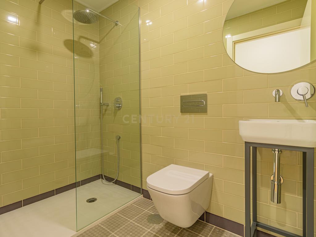 Apartamento T2 com Varanda  | Bonjardim | Porto - Image 9