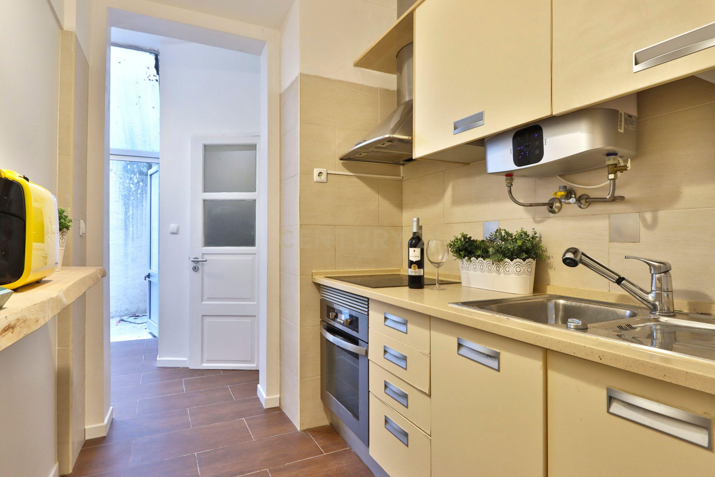 Apartamento T2 em Arroios com pequeno Terraço - Image 10