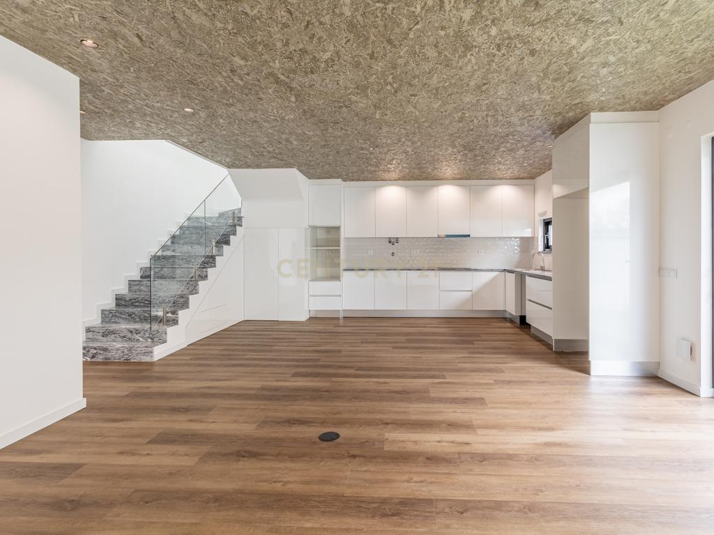 Moradia Geminada Nova Casais da Lagoa - Azambuja - Image 19