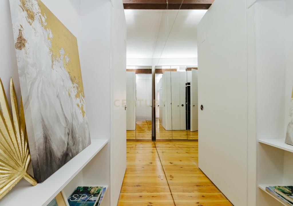 Apartamento T1 cheio Charme na Infante Santo – Conforto e Modernidade - Image 12