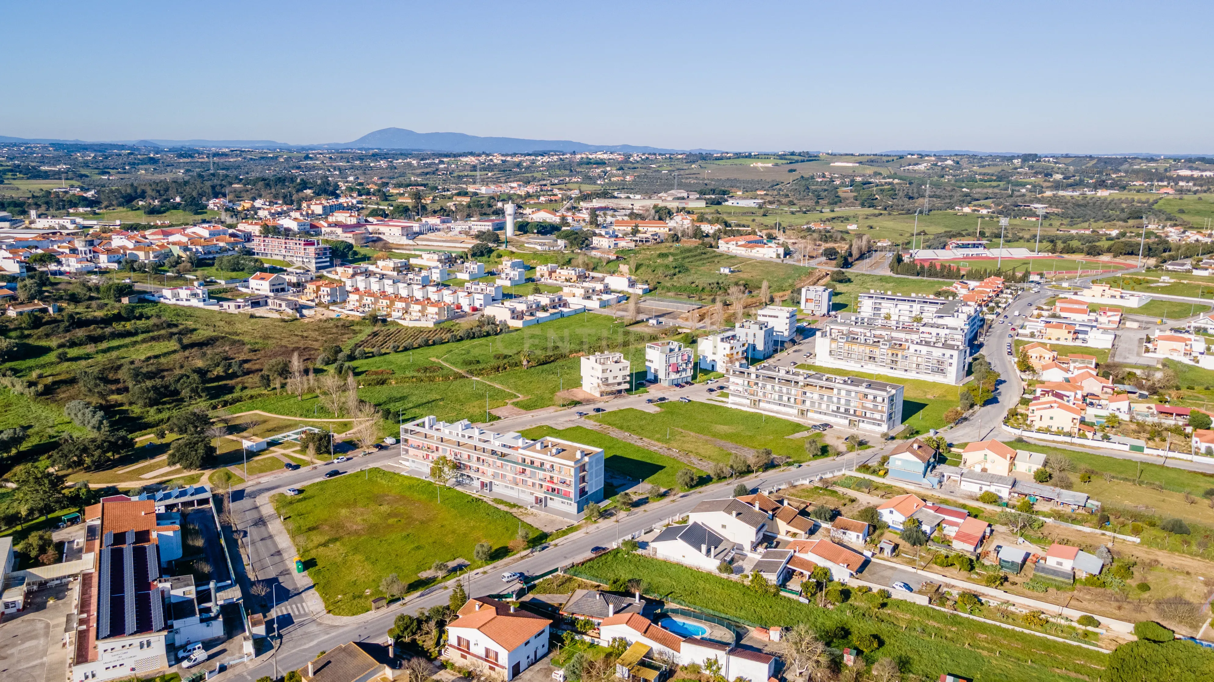 Lote de Terreno Urbano no Centro do Cartaxo para construção de 3 blocos Habitacionais - Image 4