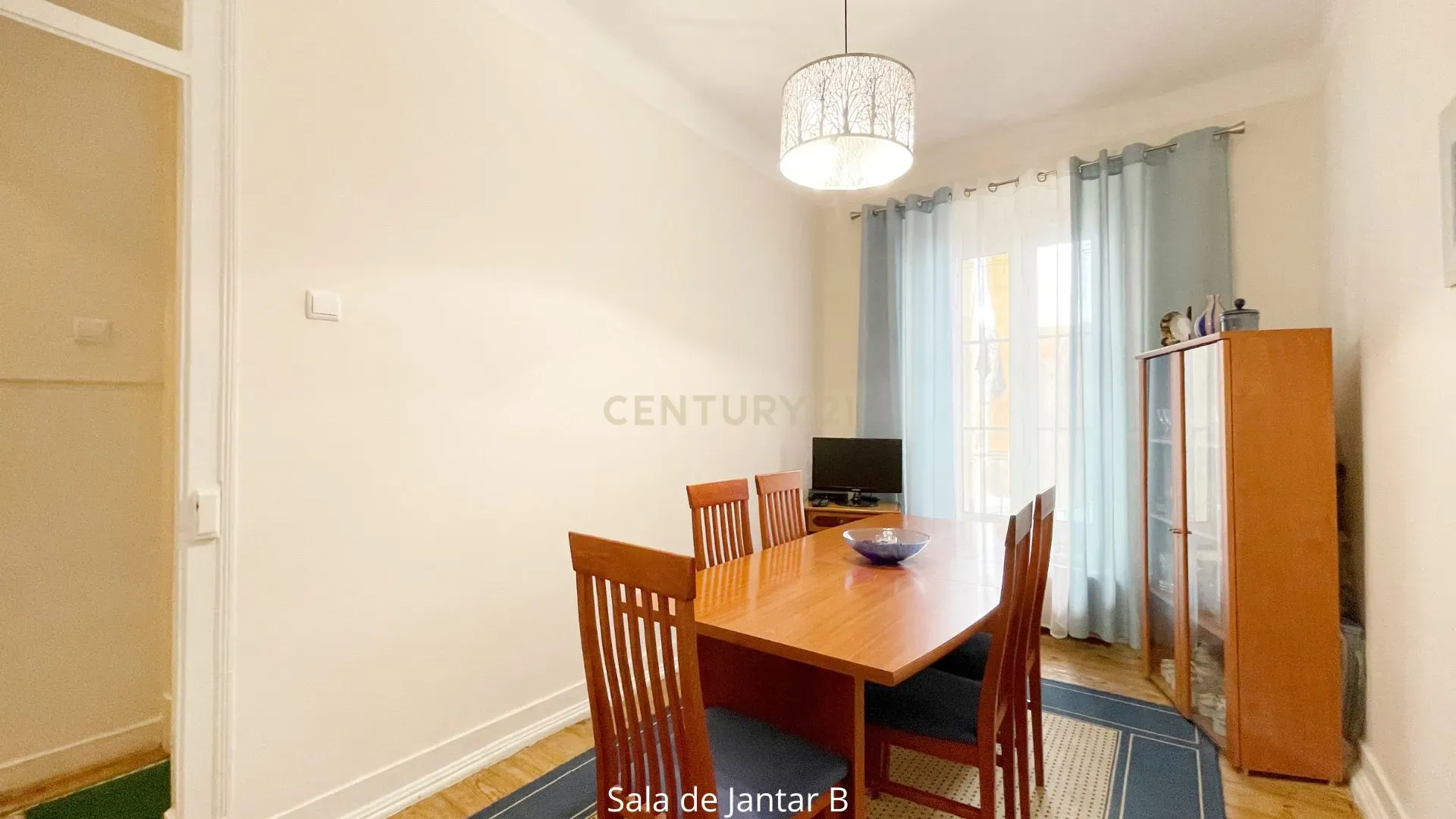 APARTAMENTO T4, Picoas Situado entre o Saldanha e o Marquês Pombal - Image 1