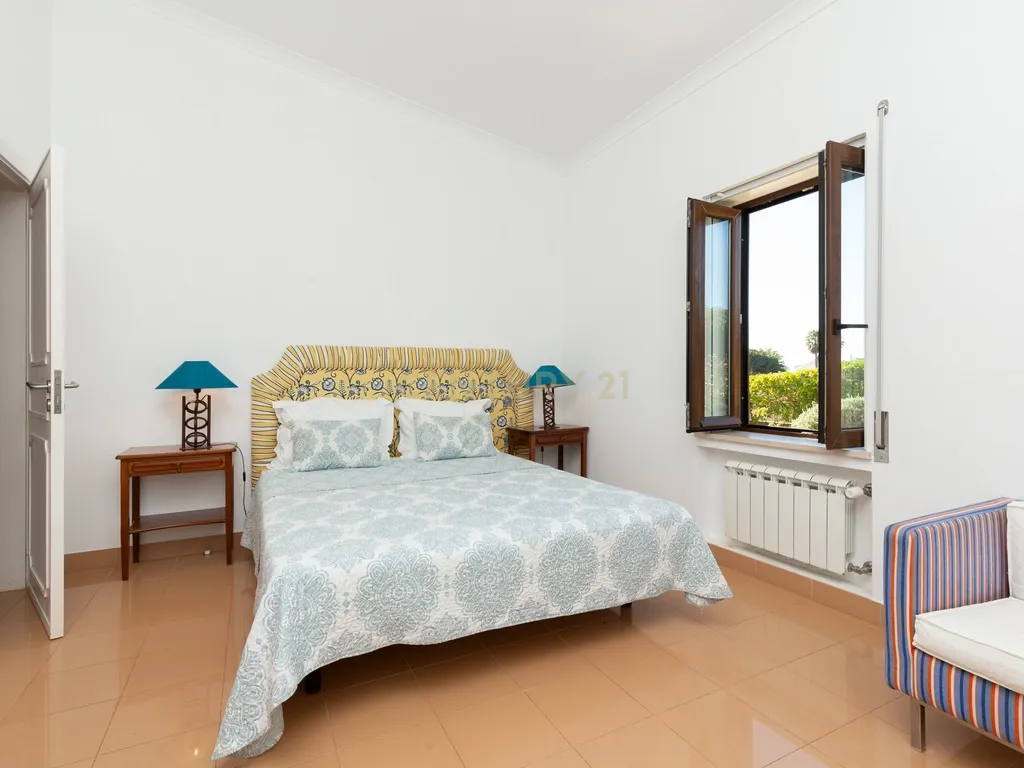 Moradia T4 Independente – Um Refúgio de Conforto e Elegância - Image 25