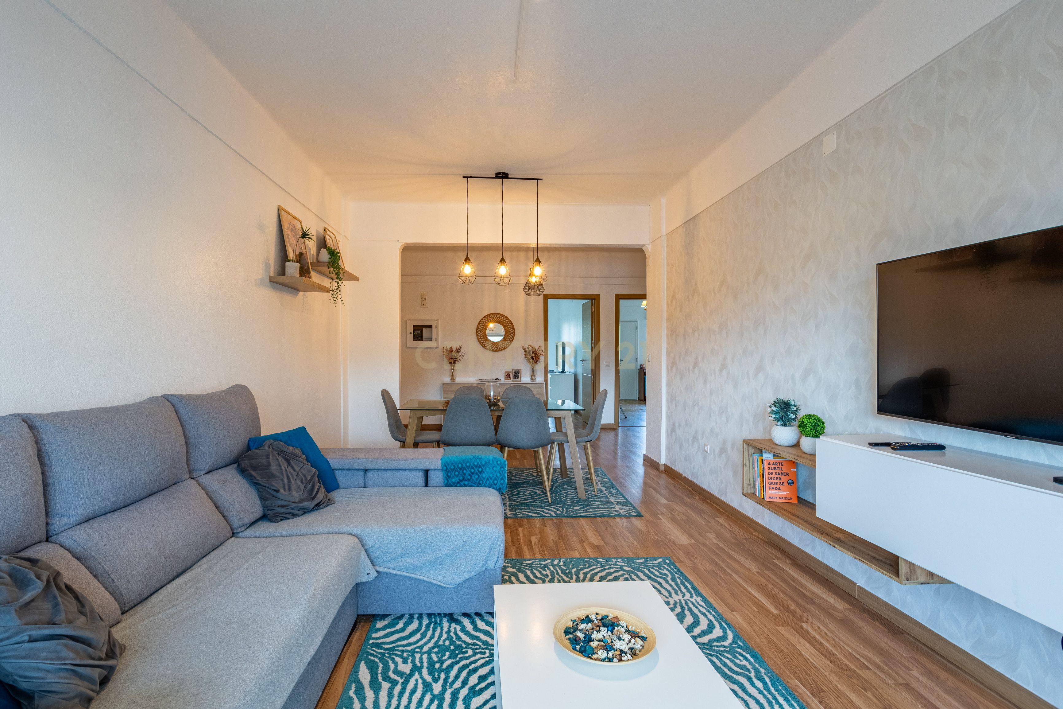 Apartamento T2 na Nazaré - Totalmente Remodelado com Vista Mar - Image 7
