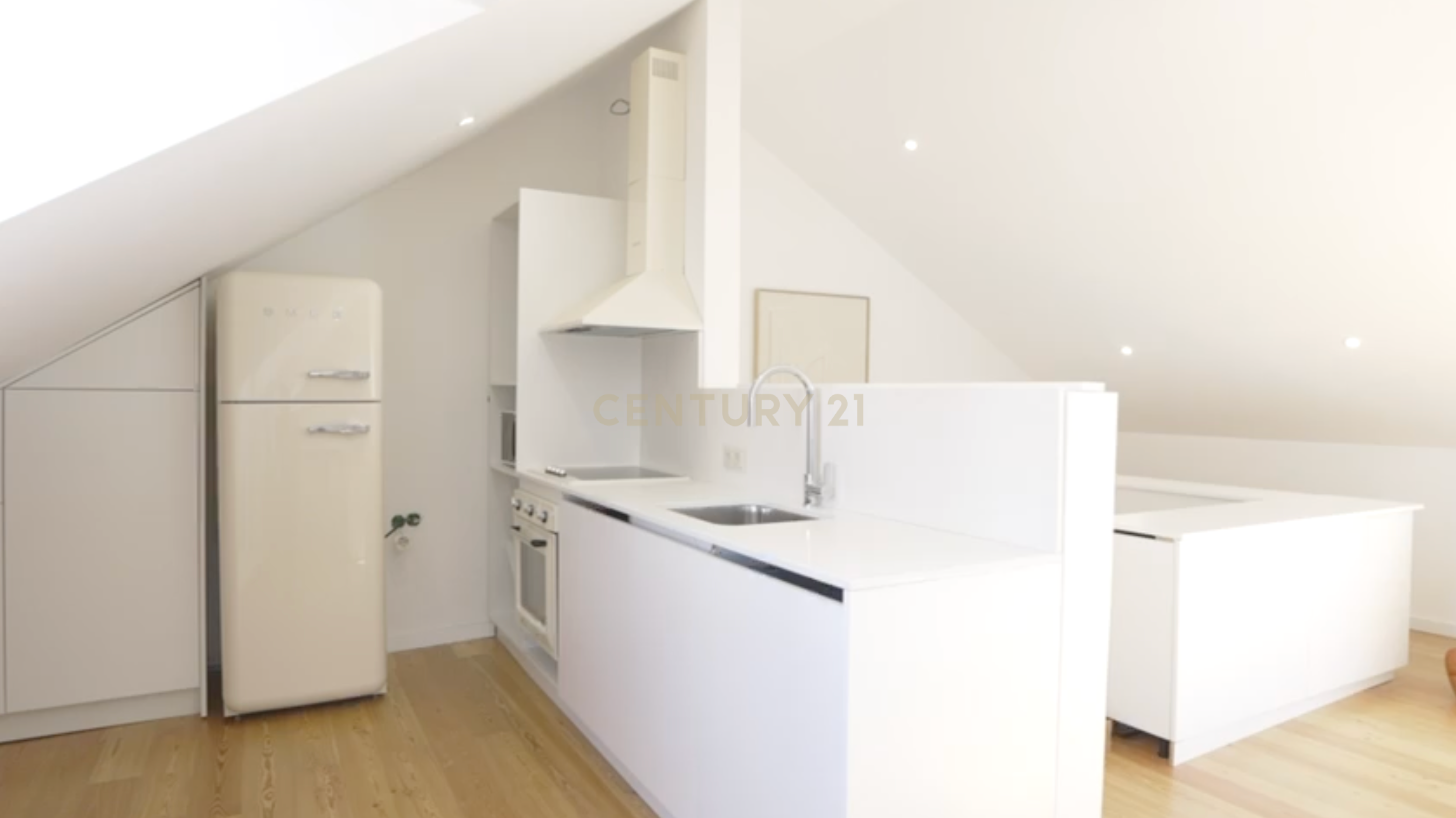 Apartamento T3 Duplex de luxo na Estrela, Lapa em Lisboa - Image 8