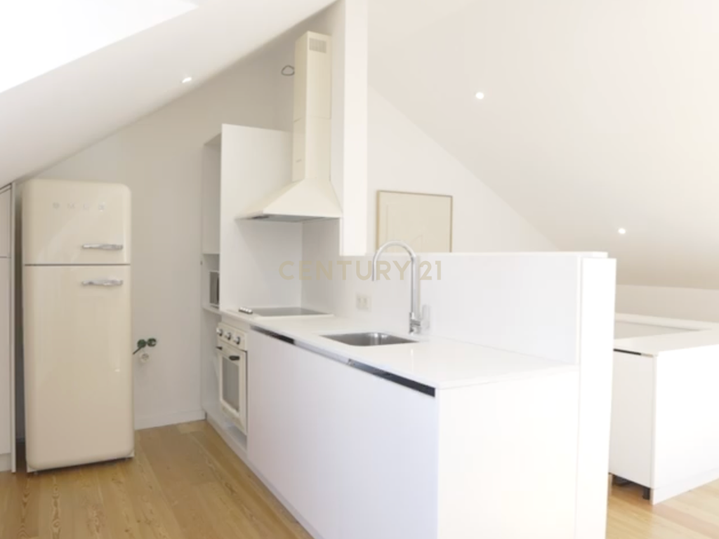 Apartamento T3 Duplex de luxo na Estrela, Lapa em Lisboa - Image 8