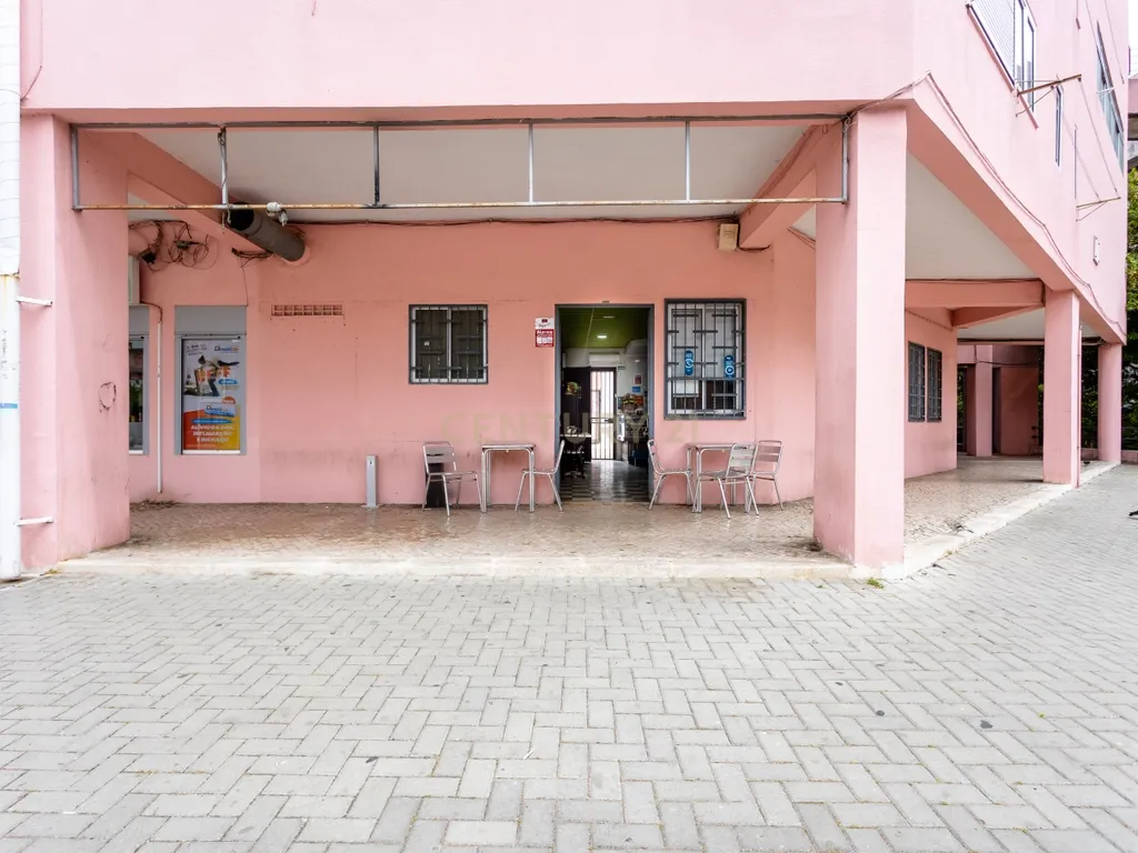 Loja/Café totalmente equipado em Marvila-Bairro dos Lóios - Image 10