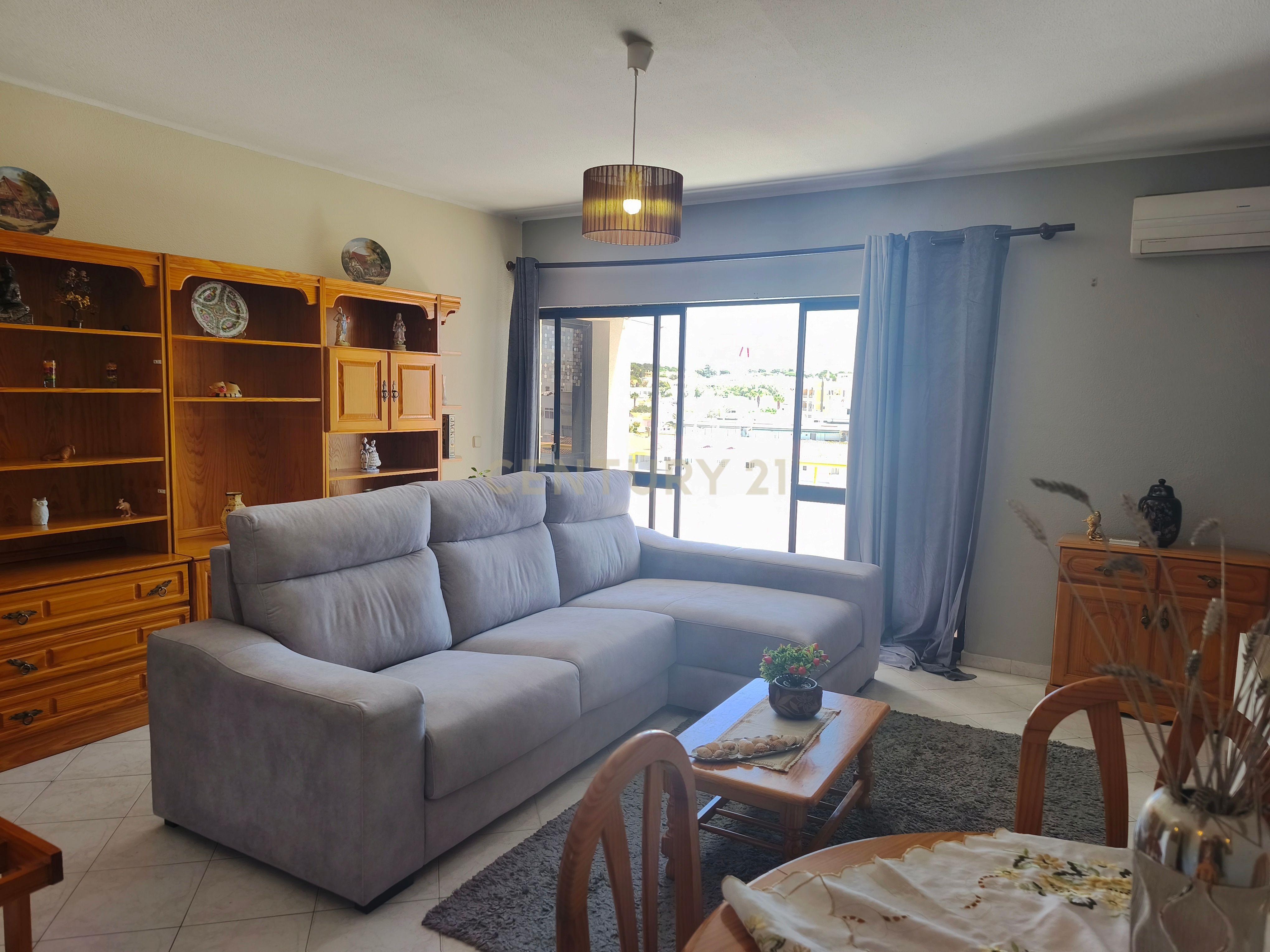 Fotografia 4 de Apartamento TI com garagem  em Quarteira para Arrendamento
