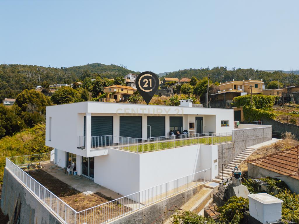 Moradia T3 de Luxo - Calheta, Madeira - Image 1