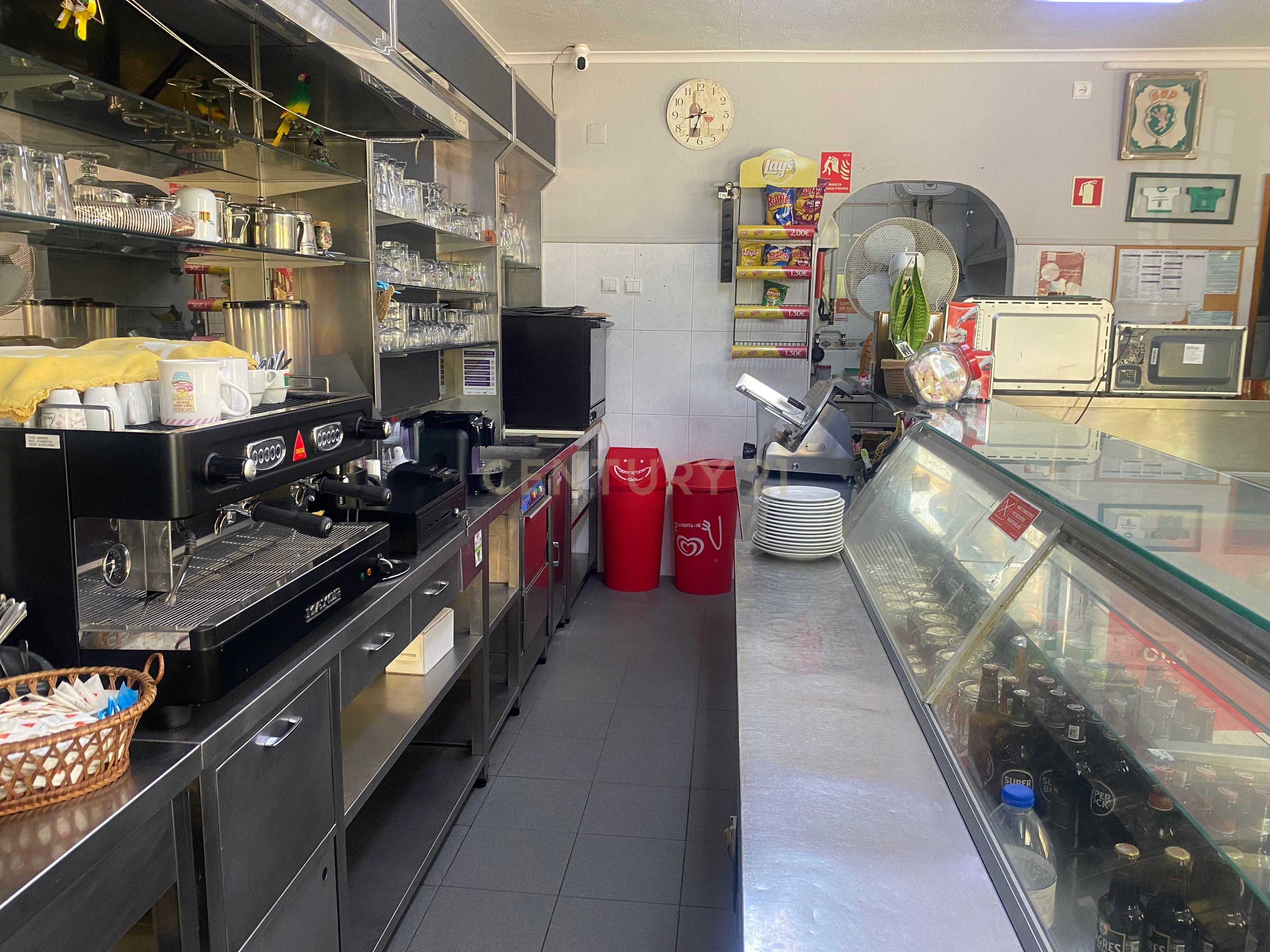 Fotografia 4 de Café/Restaurante em Santo António da Caparica, a poucos metros da Praia!