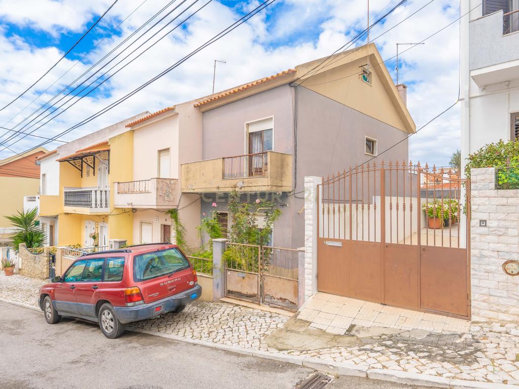 Moradia T3, com Varanda e Espaço Exterior, no Peixe Frito, em Setúbal - Image 2
