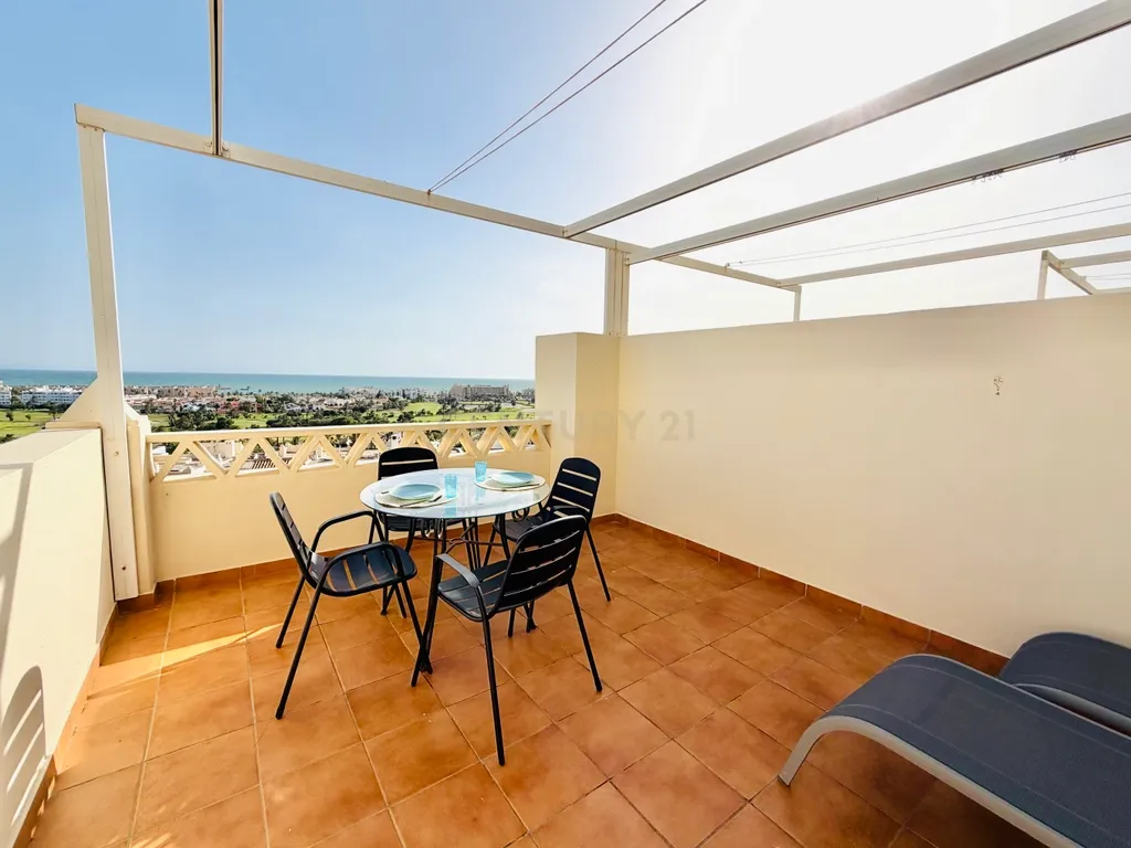 2 quartos | 2 casas de banho | Terraço com vistas para o mar, o golfe e os pores do sol - Image 19