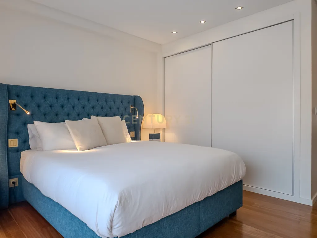 Apartamento T3 com Terraço, Varanda, Garagem | Último andar em Paranhos, Porto - Image 8