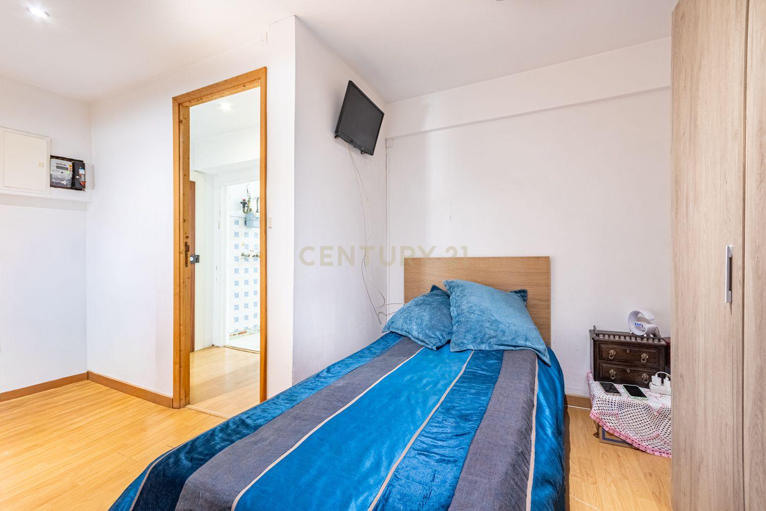Fotografia 6 de Apartamento com enorme potencial na prestigiada zona da Lapa / Estrela