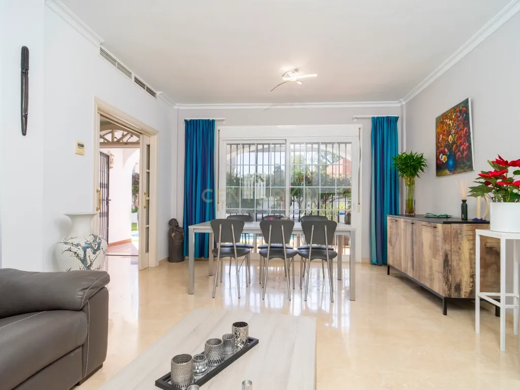 Moradia isolada com piscina privada em Sohail, Fuengirola - Image 39