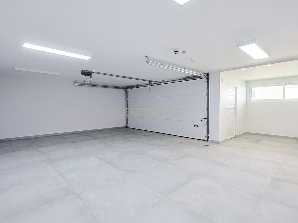 Moradia T5 com Piscina e Domótica - Nova Construção na Charneca da Caparica - Image 41