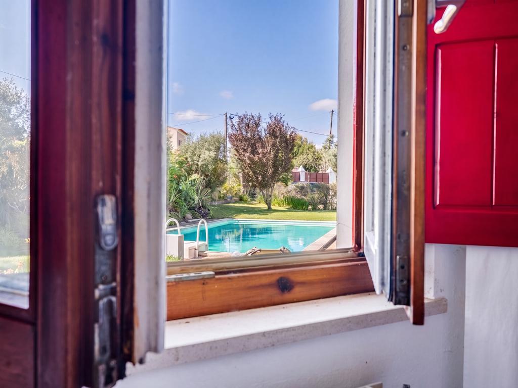Moradia na Costa Alentejana de 4 Quartos e Arquitetura Tradicional com Piscina e Jardim – Odemira - Image 17