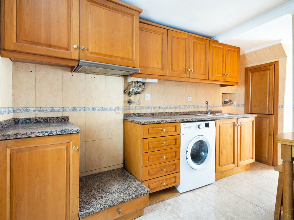 Apartamento T1 na Lapa – Lisboa | 1º Andar em prédio tradicional - Image 11