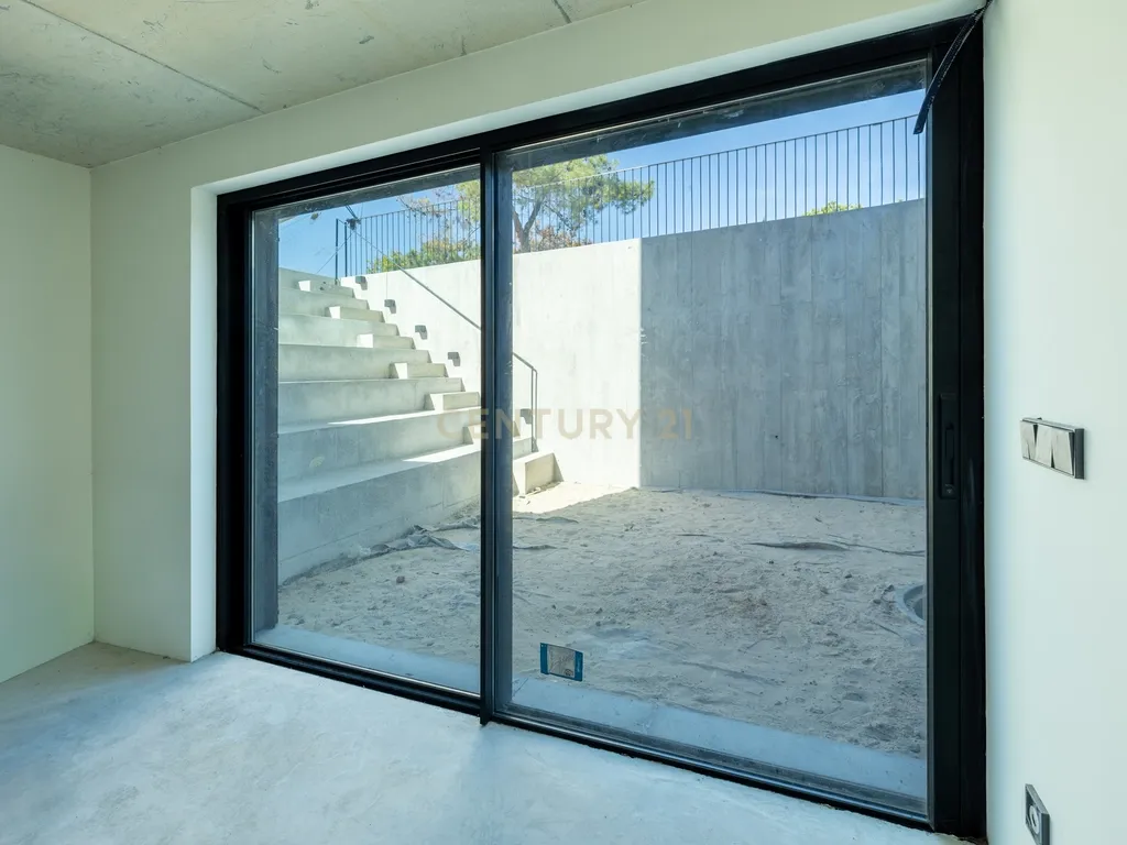 Moradia T6 com Projeto de Autor em Tróia/Comporta | Piscina, 3 Suites, Jardim Privado - Image 26