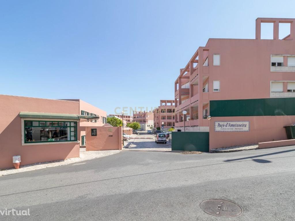 T3 Paço da Ameixoeira em condominio fechado|143m2 |Garagem para dois carros| Arrecadação|  Parque infantil |Segurança 24h|Piscina| Sauna| Ginásio|Court de ténis|Campo futebol. - Image 6