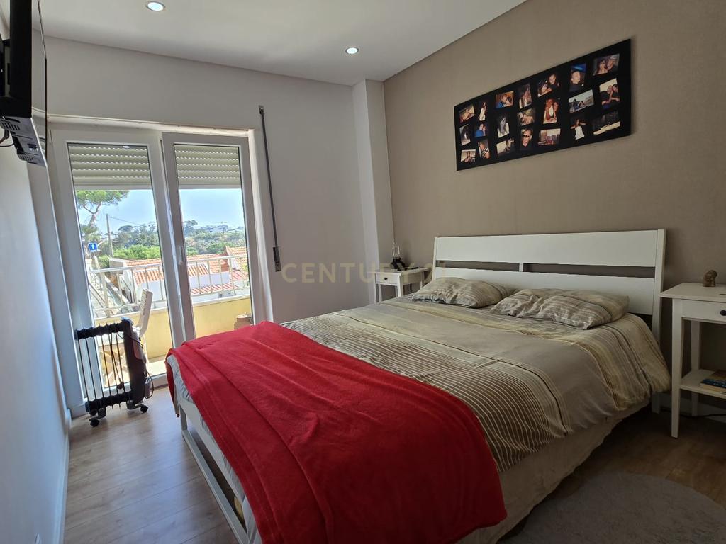 Apartamento T3 Totalmente Remodelado com Varanda e Arrecadação – Vistas Desafogadas - Image 16