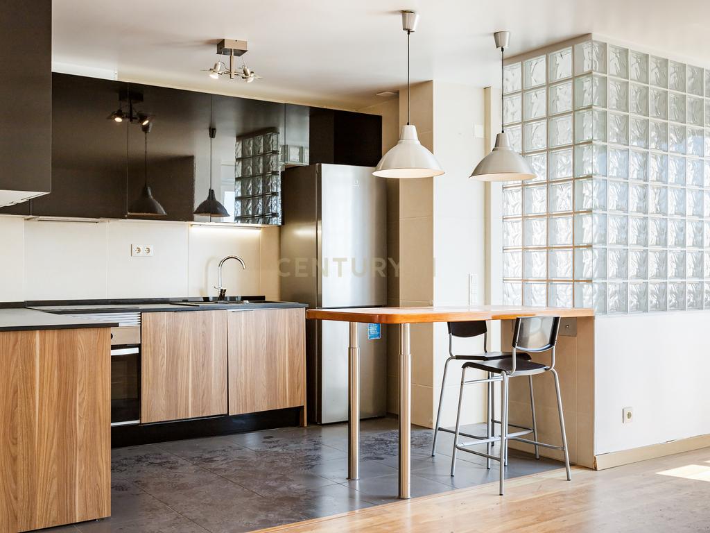 Apartamento T2 remodelado com cozinha openspace e excelente localização em Benfica - Image 6