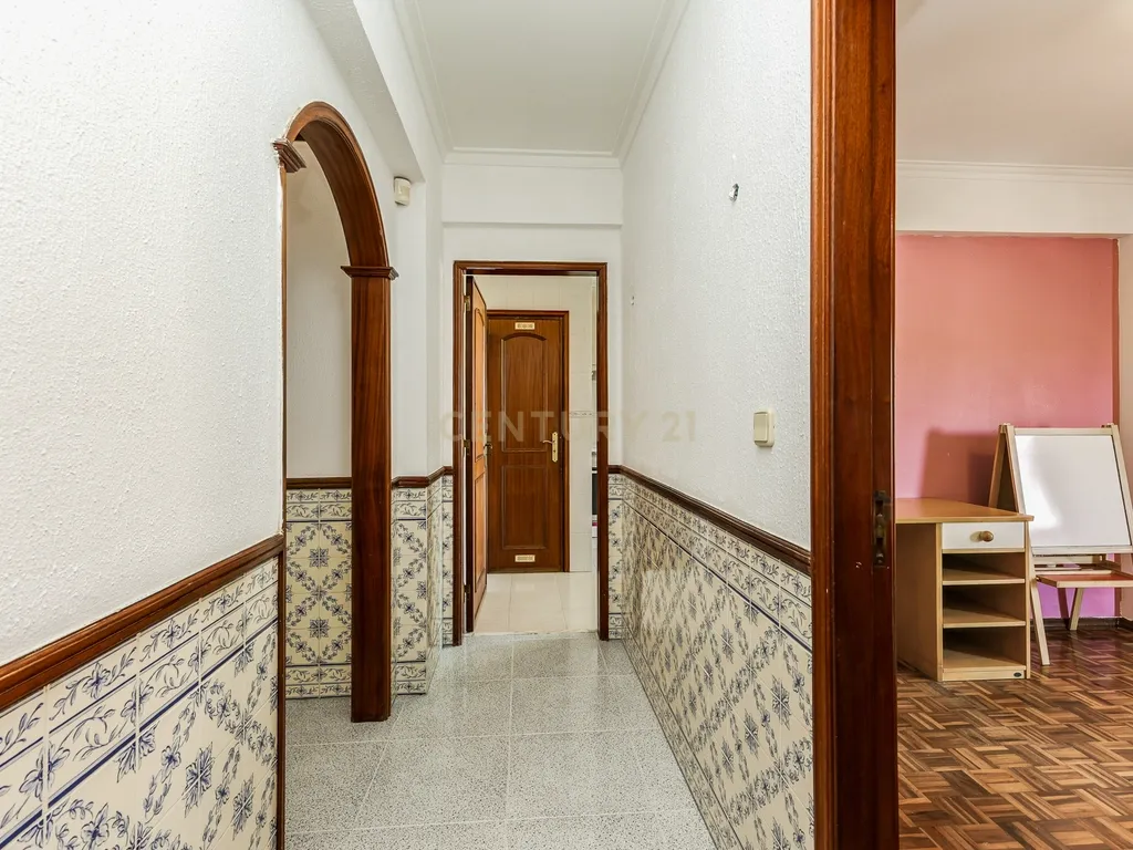 T2 para Arrendamento no Casal do Cotão, Agualva-Cacém — Último Andar com Vista Desafogada e Excelentes Acessos - Image 16