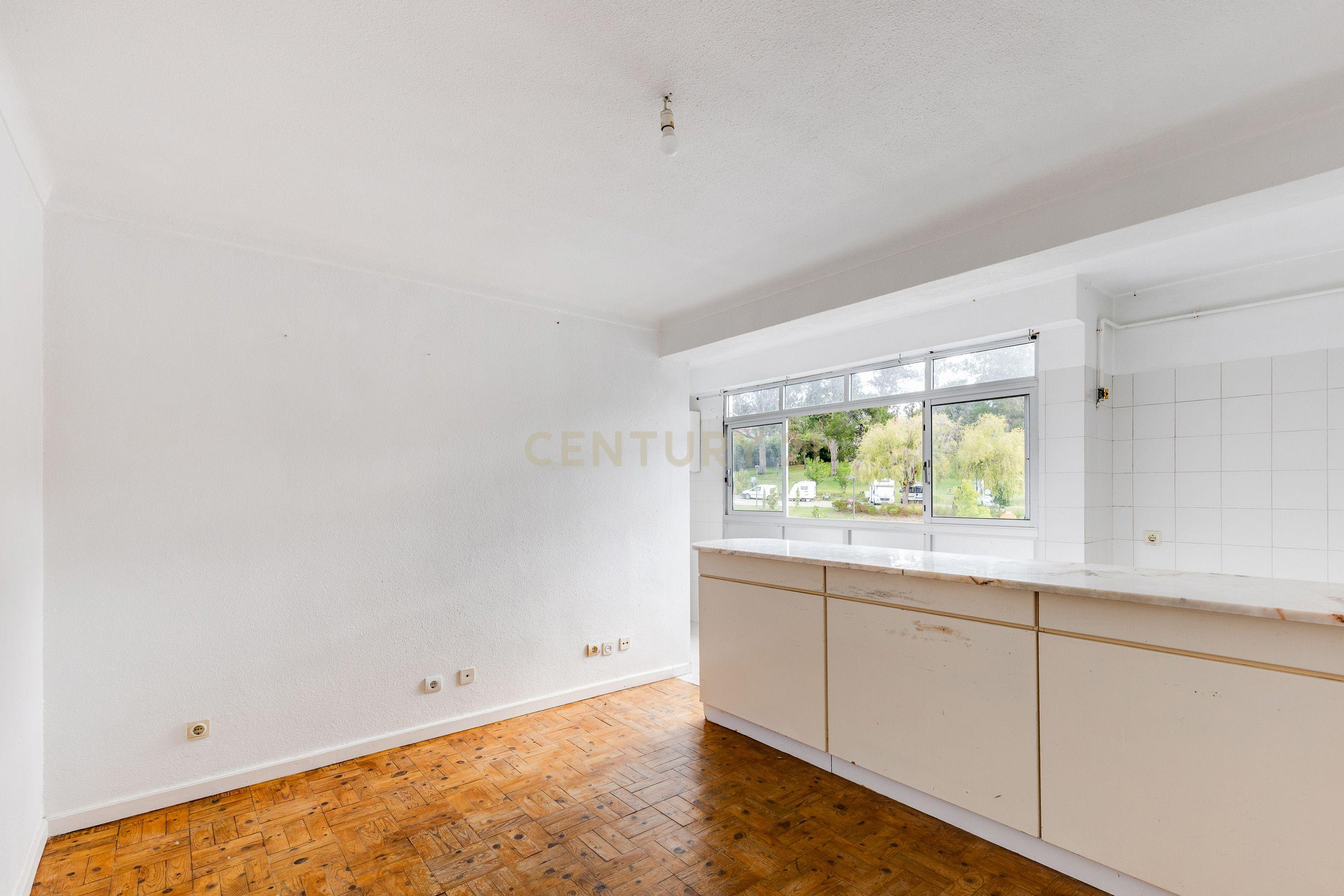 Apartamento T4 em Alcobaça e Vestiaria, €179.500