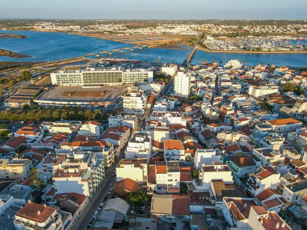 Ruína com 200m² no centro de Portimão - INVESTIMENTO - Image 8
