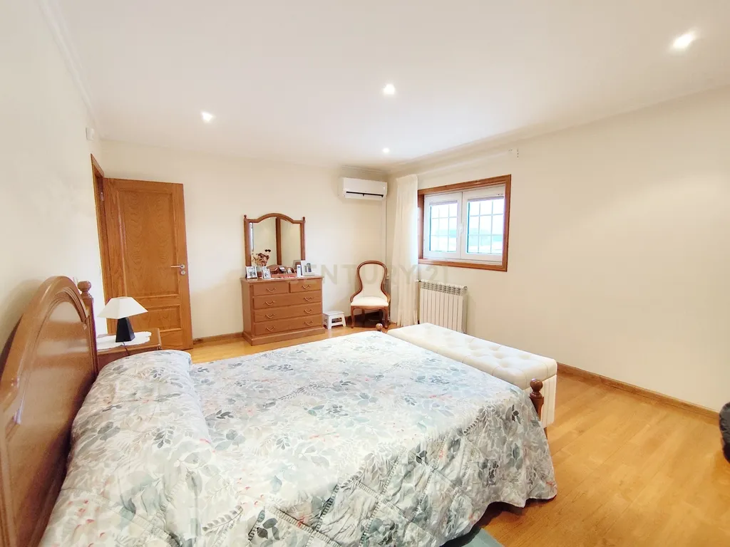 Luxuosa Moradia em Vale de Anta, Chaves - 4 Quartos e Piscina - Image 22