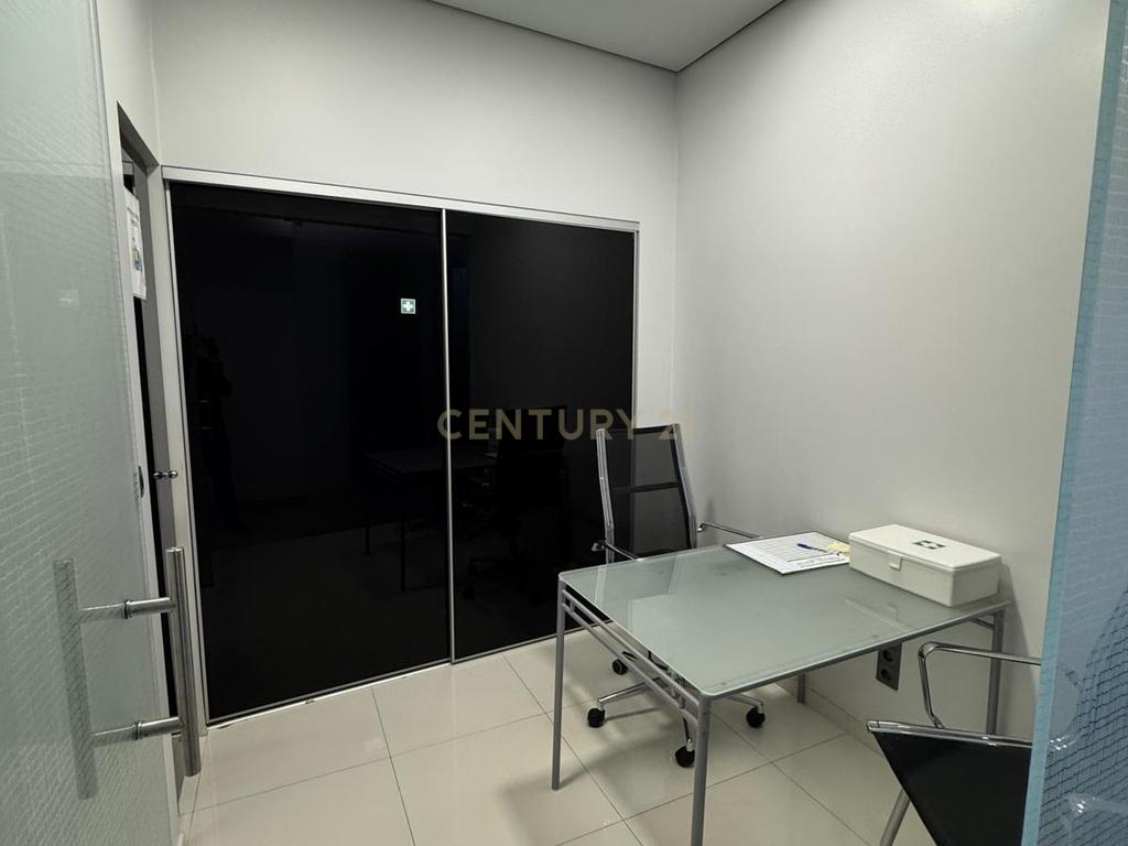 Escritório Renovado para Arrendamento Zona Central de Setubal - Image 5