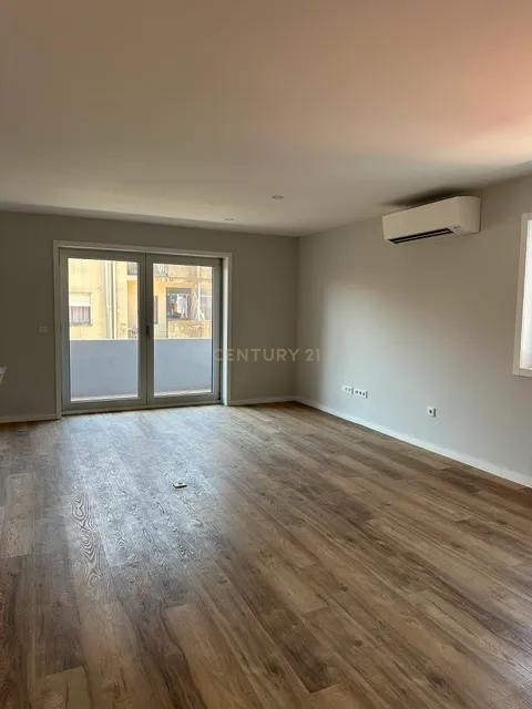 T3 Novo com Garagem para Arrendamento no Centro do Porto - Image 25