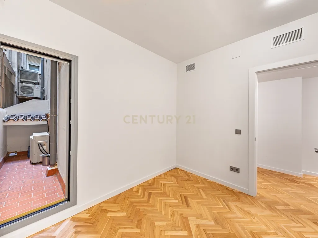 Espetacular apartamento renovado de 220 m² com 4 quartos - Image 19