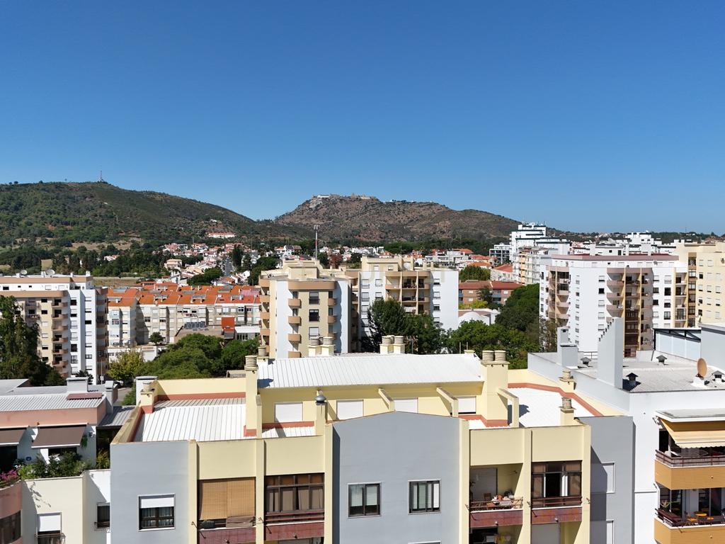 Luxuoso Apartamento T2, Totalmente Remodelado, em Vanicelos, em Setúbal - Image 7