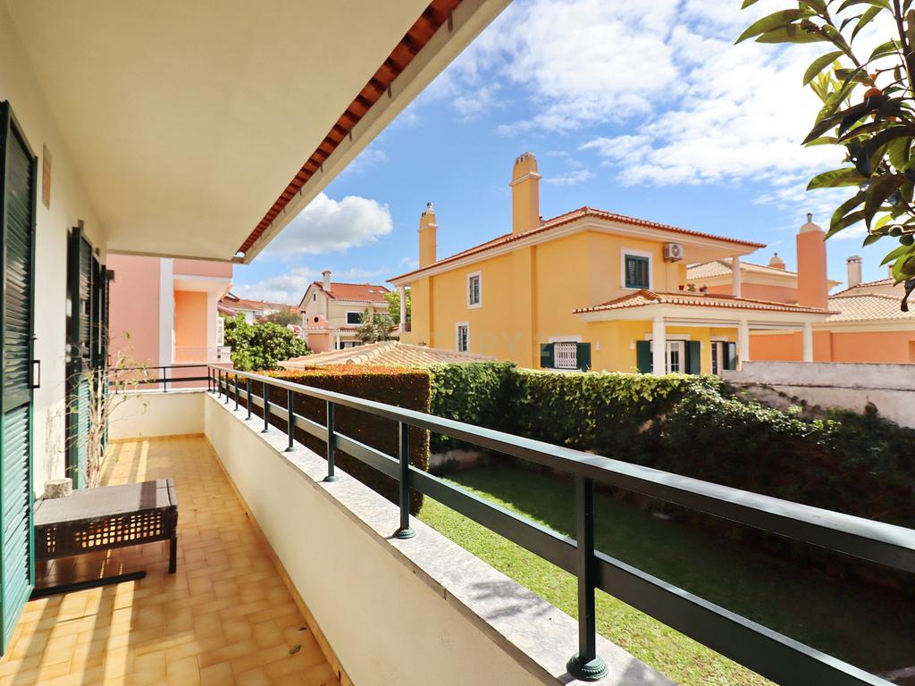 Moradia de Charme em zona residencial Prime, em Santo Amaro de Oeiras - Image 12