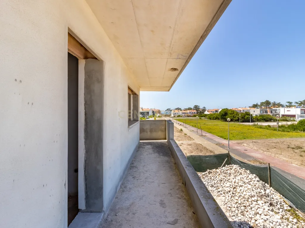Excelente Apartamento T2 NOVO na Praia da Pedra do Ouro - Image 10