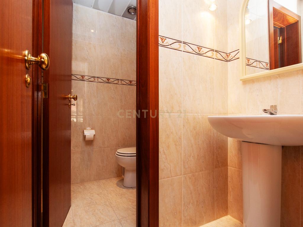 Escritório/Consultório para arrendamento | Excelente Localização | Zona Premium de Telheiras | - Image 15