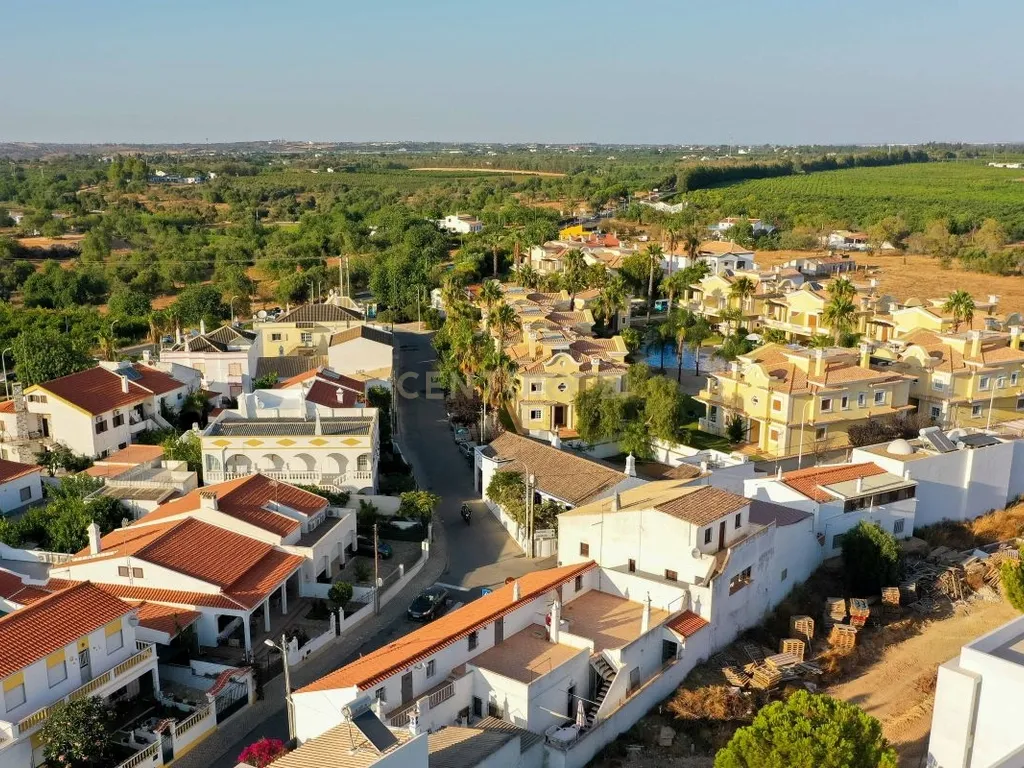 Moradia Térrea T2 + T3 em Conceição de Tavira - Ideal para Investimento ou Habitação Própria - Image 34