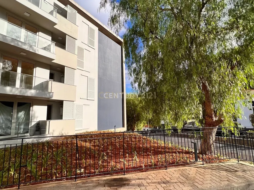 Apartamento T3 para Arrendamento - Santa Cruz, Madeira - Image 1