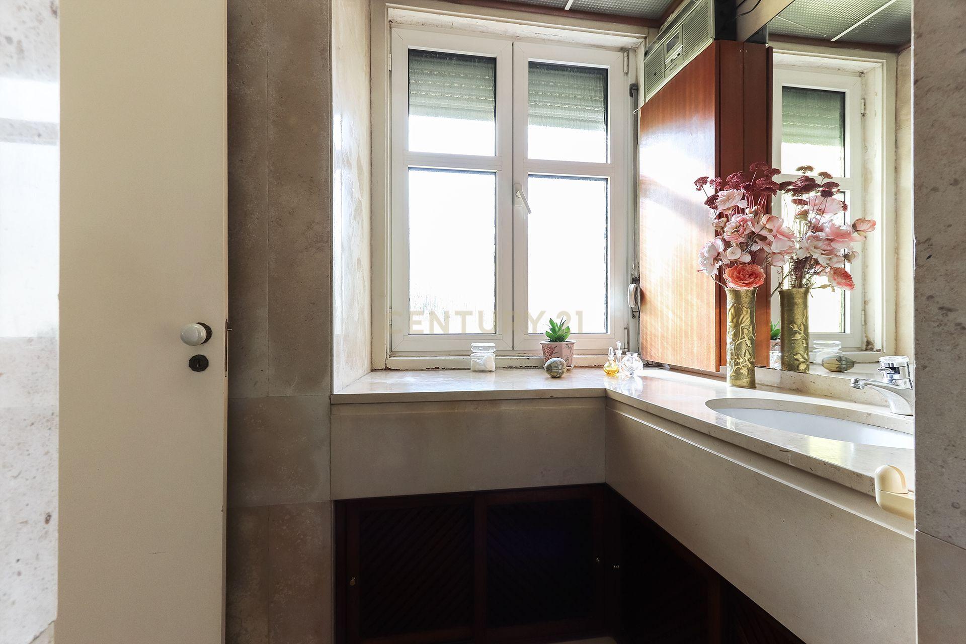 Apartamento T6 de charme no Areeiro - Image 19