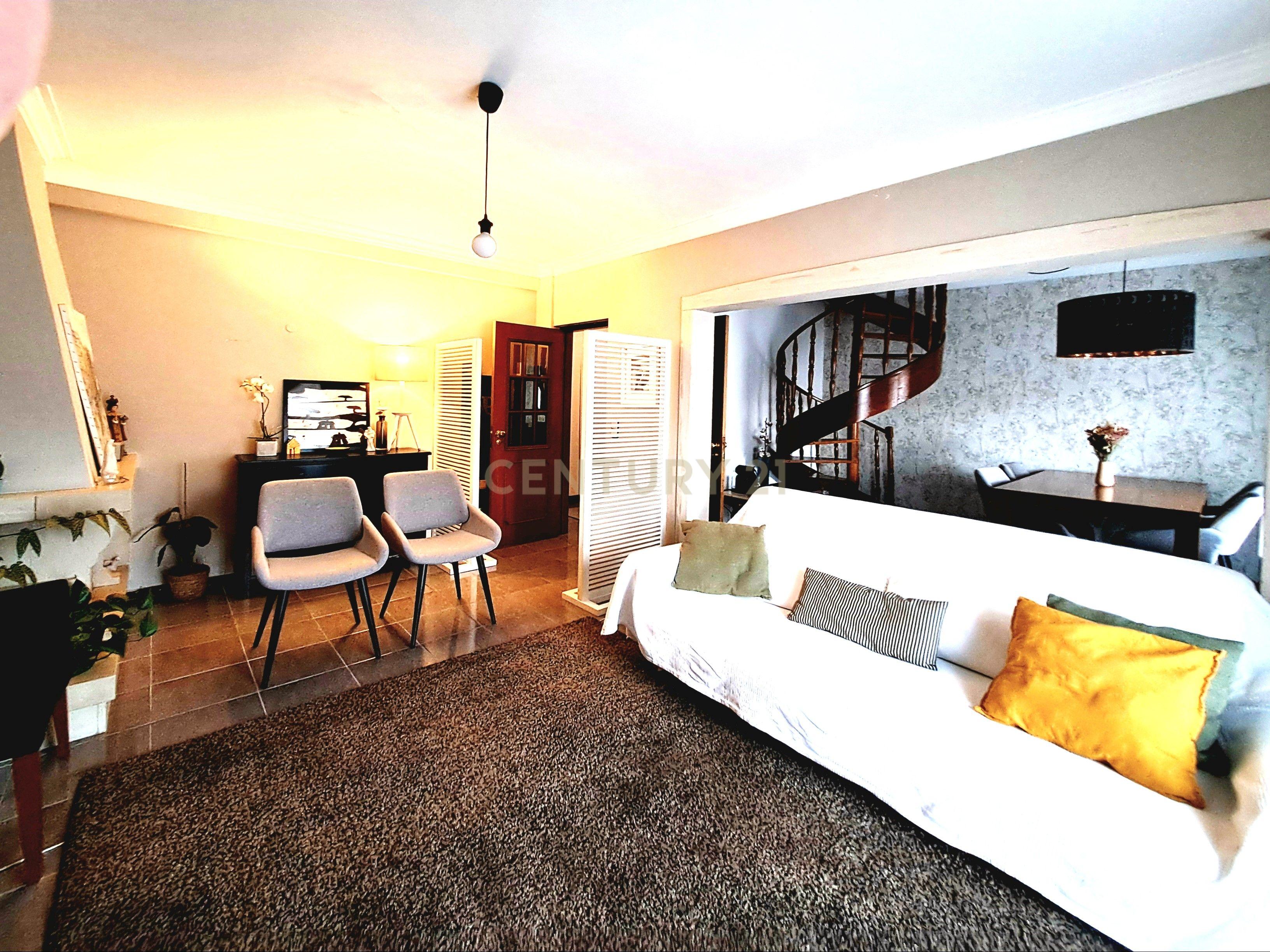 Apartamento T3+1 "duplex" em Pinheiro de Loures - Image 4