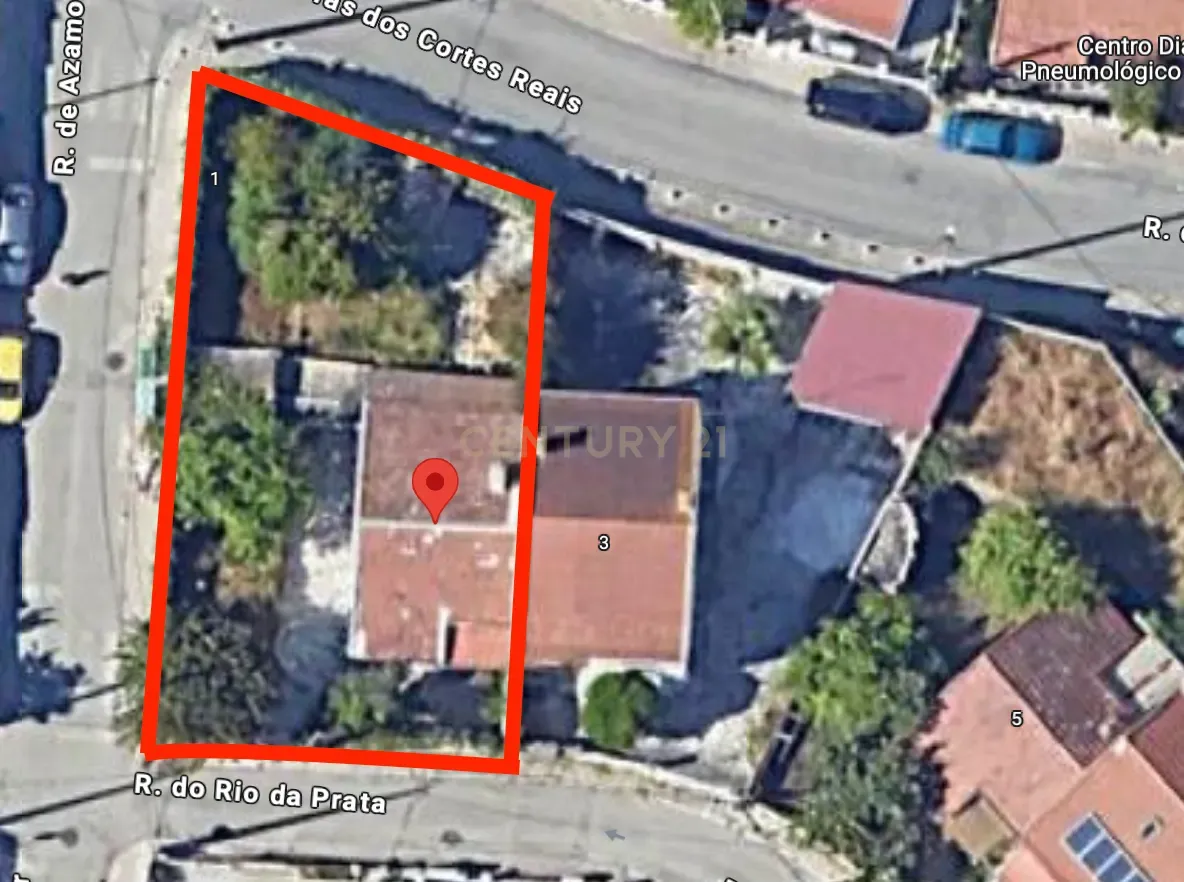 Moradia para Remodelação ou ampliação no Bairro do Pombal, Almada - Image 4