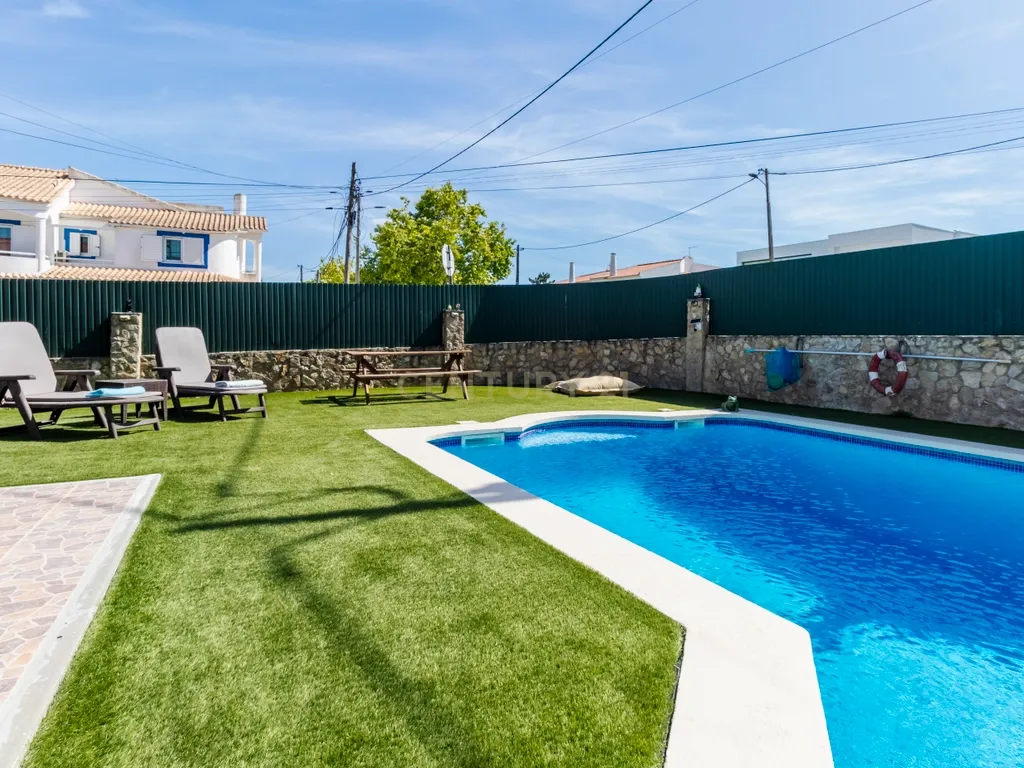 Moradia T4 como nova com piscina na Marisol em Lote de 500m² - Image 13
