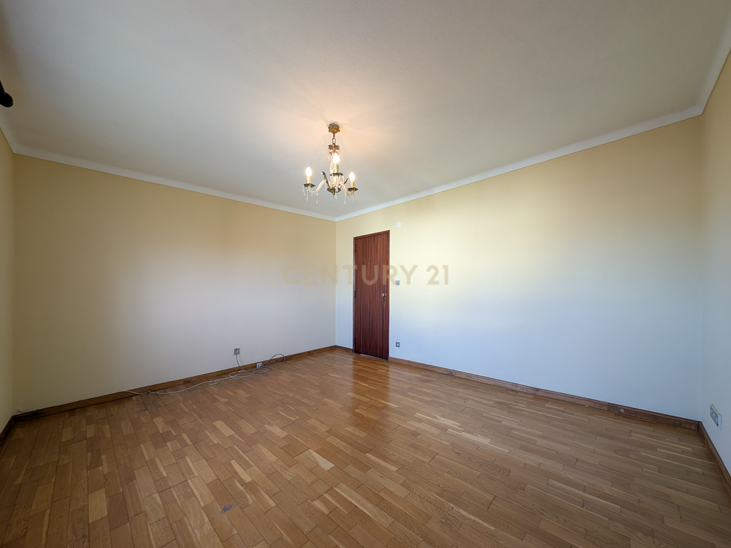 Pinhal Palmeira - Moradia Bifamiliar + Moradia T2 com Armazém em Terreno de 1.010 m² - Image 56
