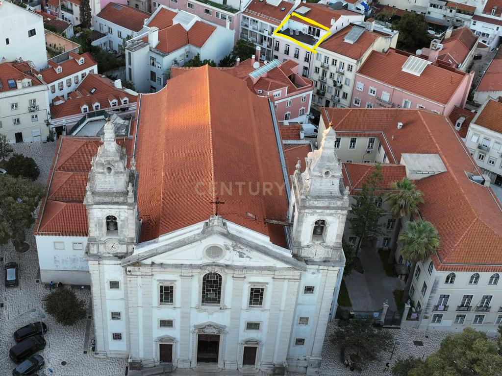 Penthouse Duplex T8 em Campo de Ourique - Lisboa - Image 36
