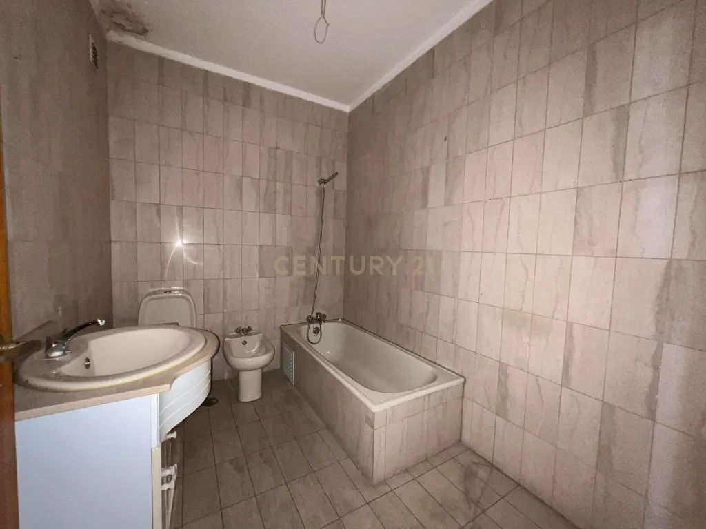 Apartamento T3 com elevador garagem dupla em São Vitor | ZTRE-01770 - Image 13